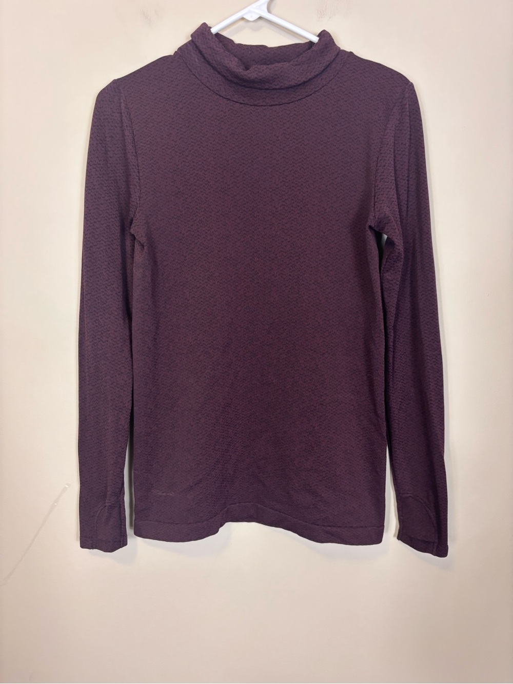 Athleta Long Sleeve Mock Neck Top in Plum with Black Pattern Size Medium